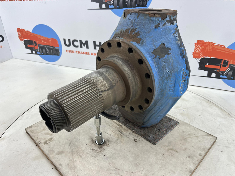 Liebherr LTM 1070 Steering knuckle 16 holes axle 4 - Fusée d'essieu: photos 1 Liebherr LTM 1070 Steering knuckle 16 holes axle 4 - Fusée d'essieu: photos 1
