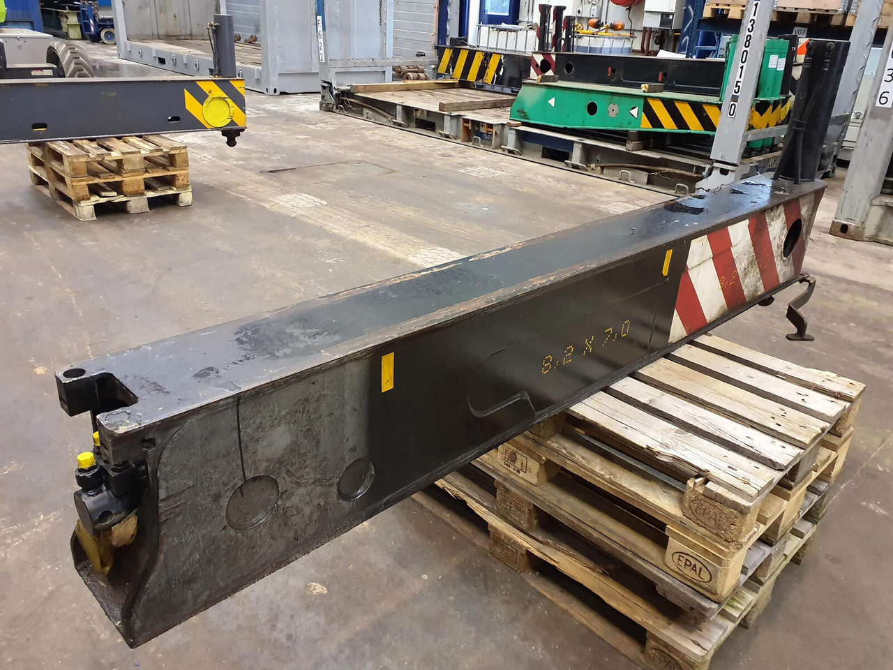 Liebherr LTM 1080-1 sliding beam complete front - Suspension pour Grue: photos 3 Liebherr LTM 1080-1 sliding beam complete front - Suspension pour Grue: photos 3