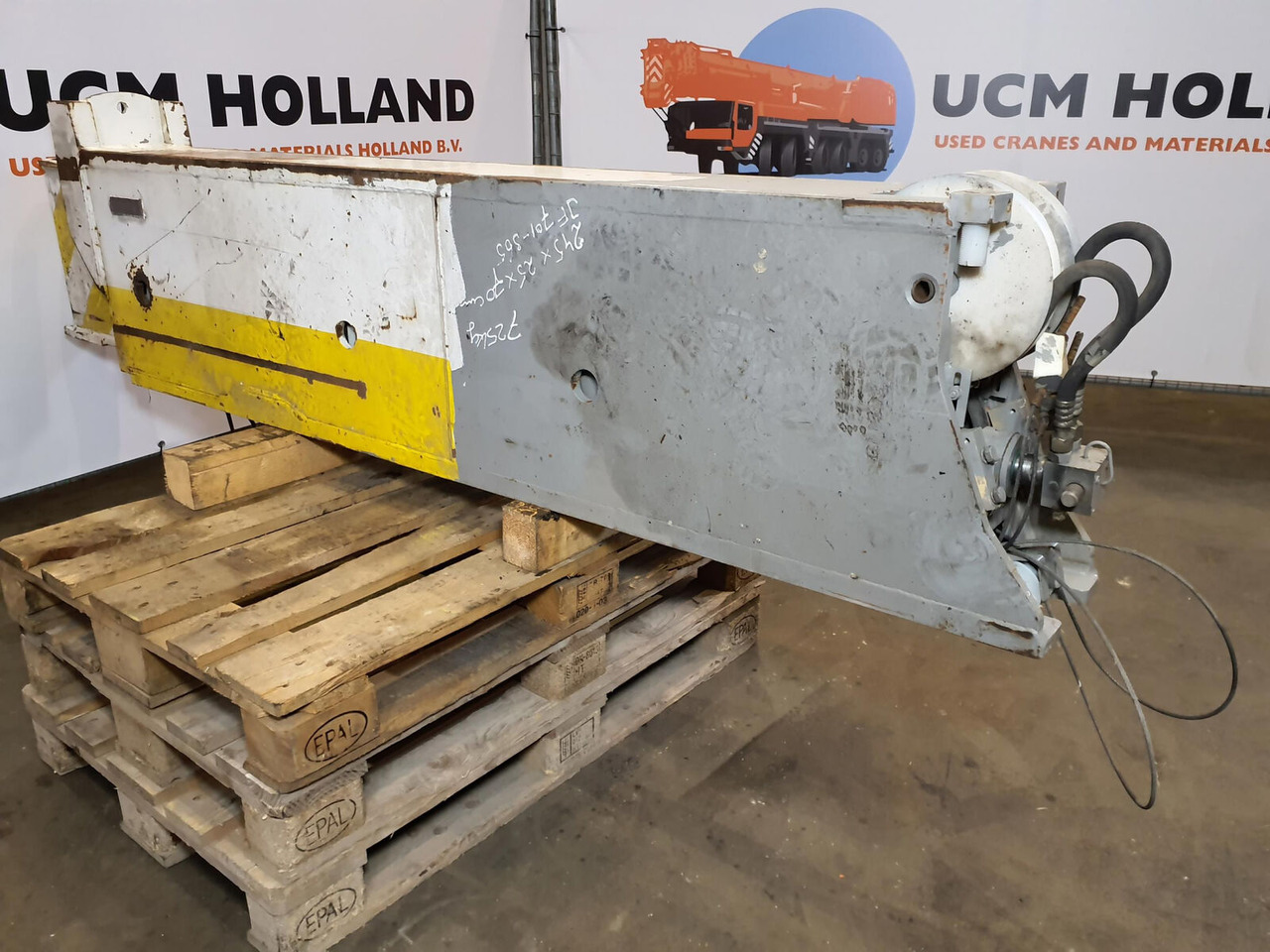 Liebherr LTM 1090-2 outrigger beam rear - Suspension pour Grue: photos 3 Liebherr LTM 1090-2 outrigger beam rear - Suspension pour Grue: photos 3