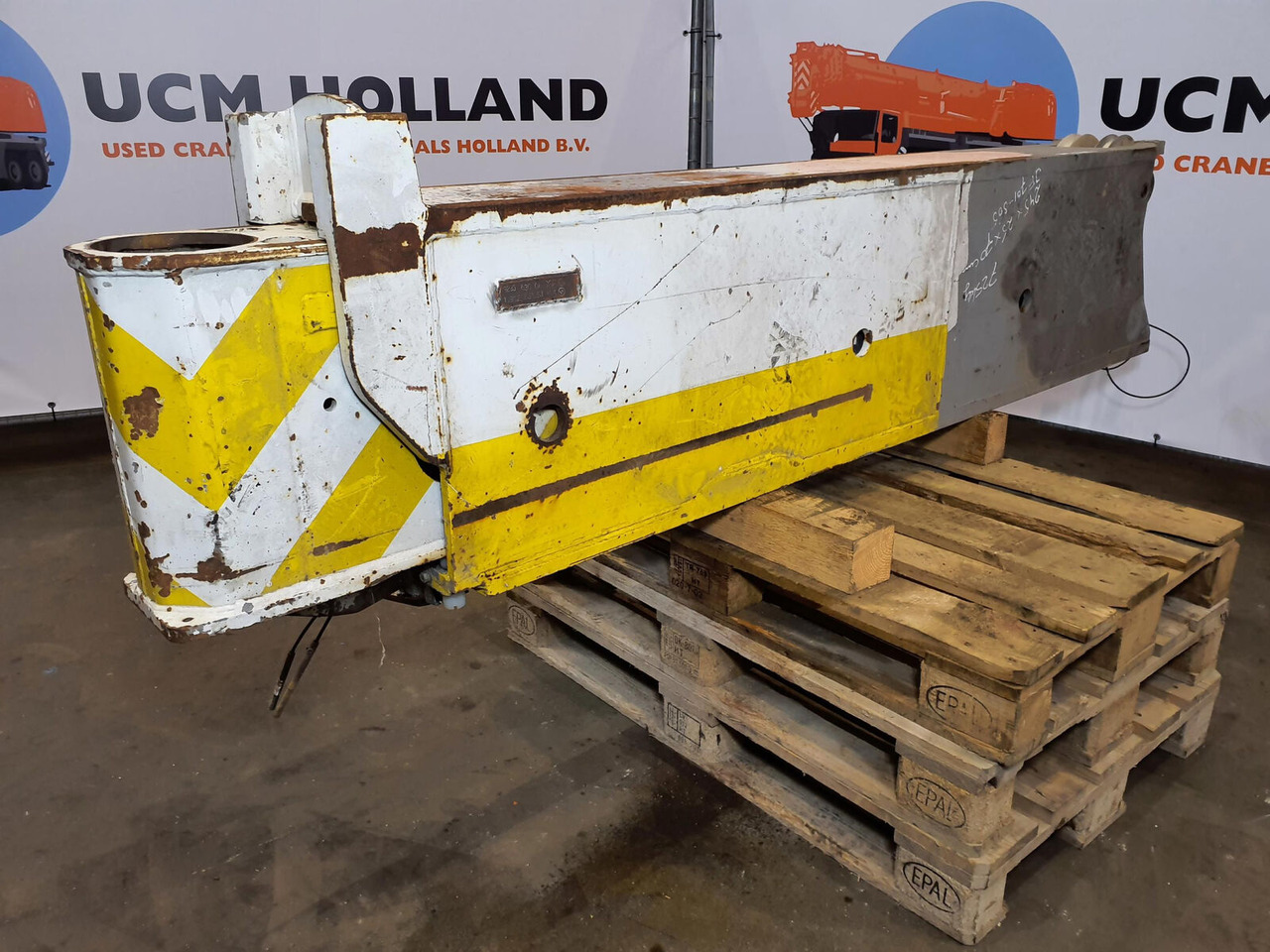 Liebherr LTM 1090-2 outrigger beam rear - Suspension pour Grue: photos 2 Liebherr LTM 1090-2 outrigger beam rear - Suspension pour Grue: photos 2