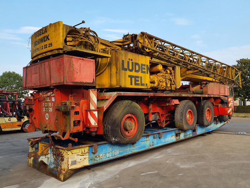Liebherr LTM 1100 - Grue tout-terrain: photos 4 Liebherr LTM 1100 - Grue tout-terrain: photos 4