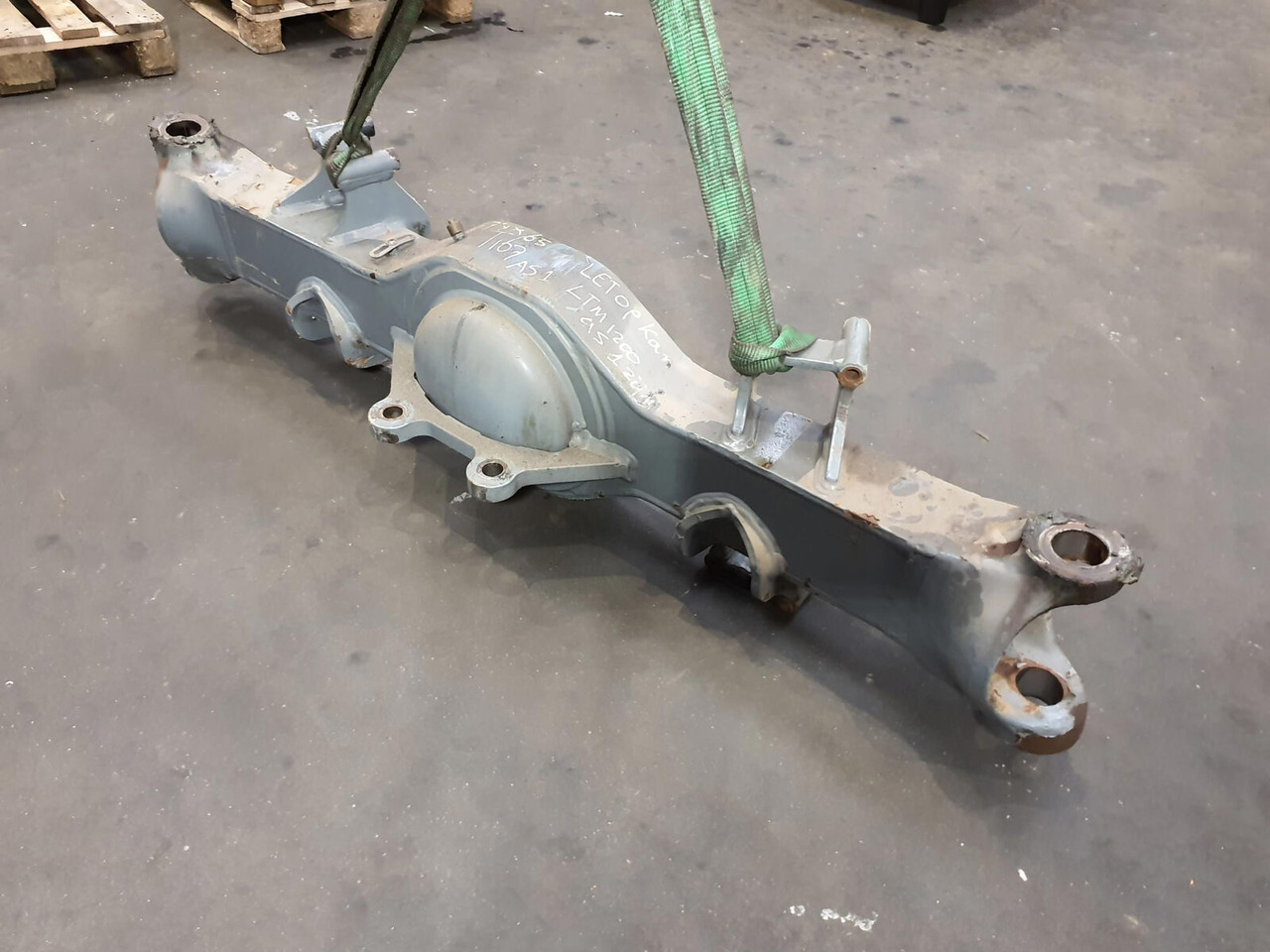 Liebherr LTM 1130-5.1 axle housing axle 1 - Essieu et pièces pour Grue mobile: photos 4 Liebherr LTM 1130-5.1 axle housing axle 1 - Essieu et pièces pour Grue mobile: photos 4