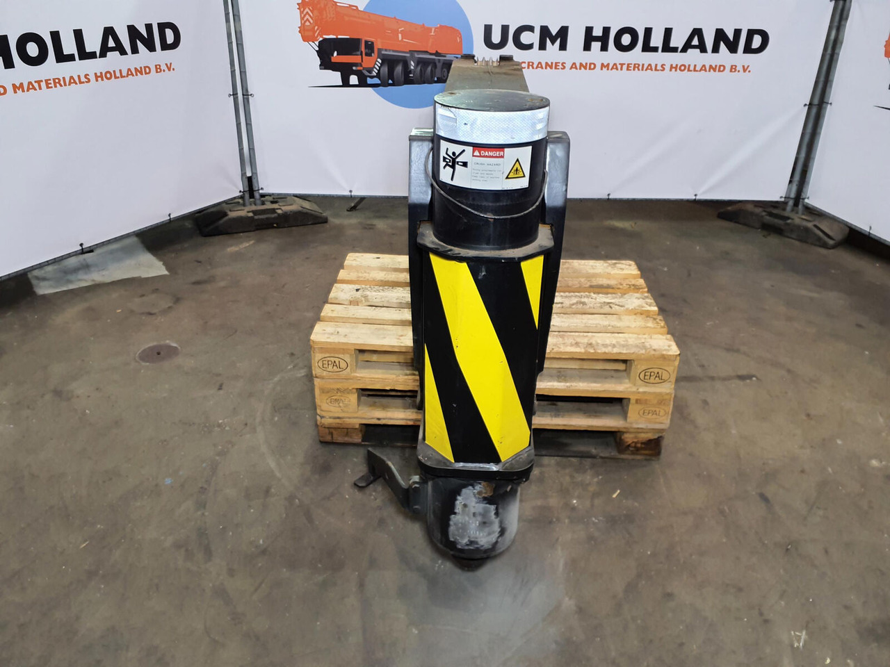 Liebherr LTM 1200/1 sliding beam rear pre assembled - Suspension pour Grue: photos 5 Liebherr LTM 1200/1 sliding beam rear pre assembled - Suspension pour Grue: photos 5