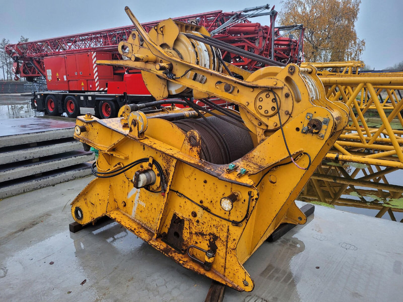 Liebherr LTM 1300 luffing jib winch with frame - Grue auxiliaire: photos 2 Liebherr LTM 1300 luffing jib winch with frame - Grue auxiliaire: photos 2