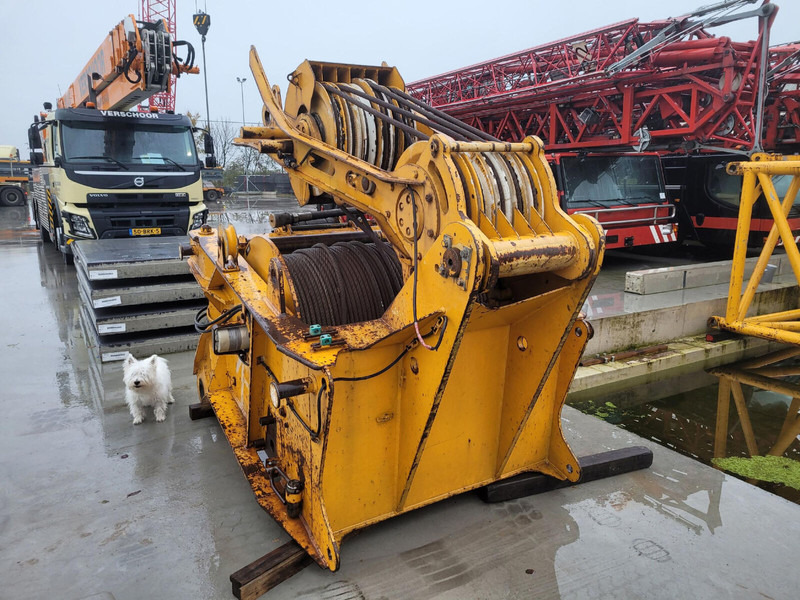 Liebherr LTM 1300 luffing jib winch with frame - Grue auxiliaire: photos 3 Liebherr LTM 1300 luffing jib winch with frame - Grue auxiliaire: photos 3