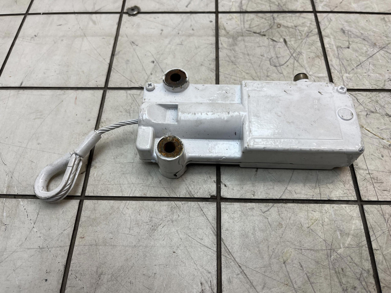 Liebherr LTM 1400-7.1 hoist limit switch - Système électrique pour Grue: photos 3 Liebherr LTM 1400-7.1 hoist limit switch - Système électrique pour Grue: photos 3