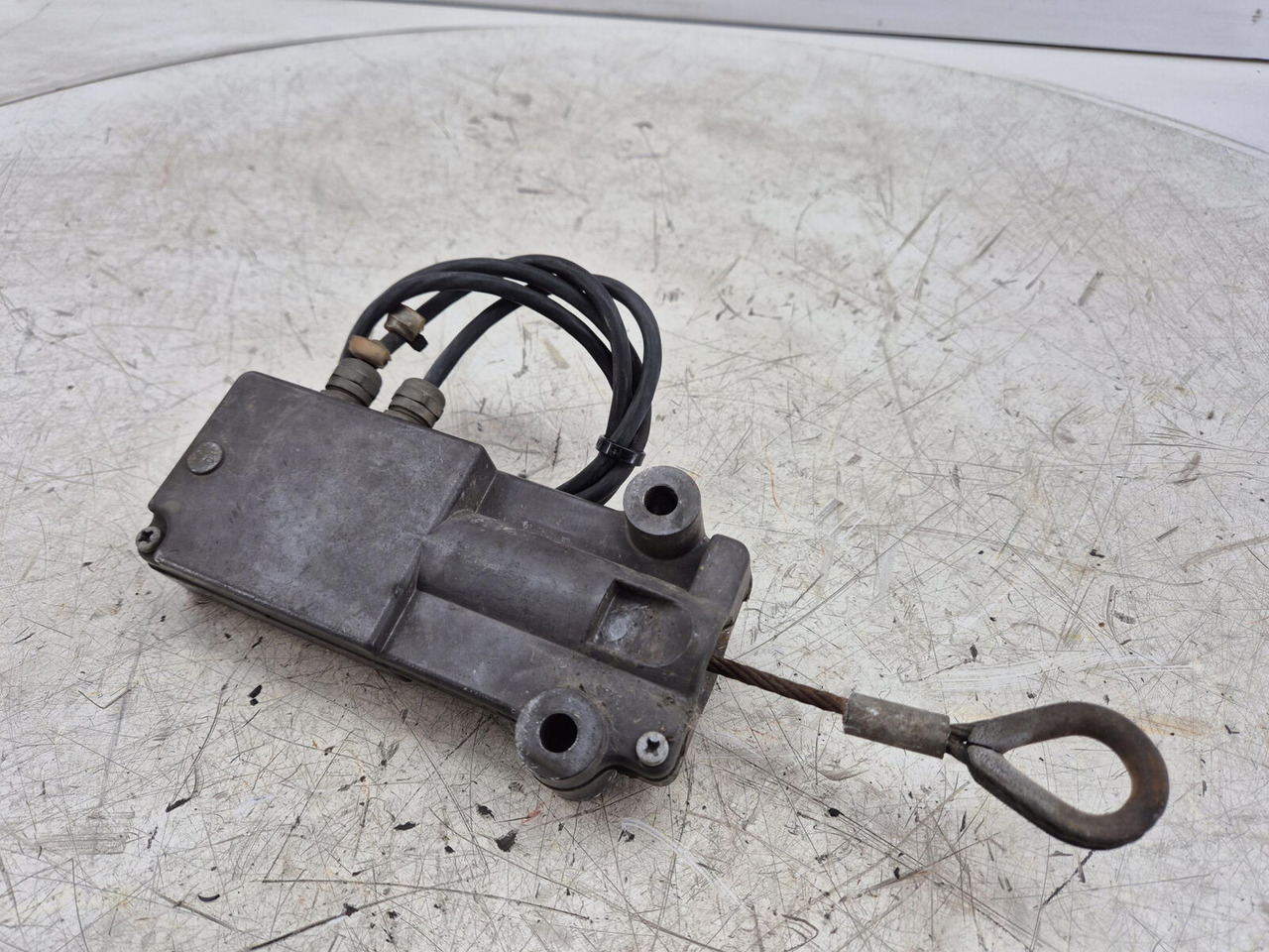Liebherr TM 1060-2 Hoist limit switch - Système électrique pour Grue: photos 5 Liebherr TM 1060-2 Hoist limit switch - Système électrique pour Grue: photos 5