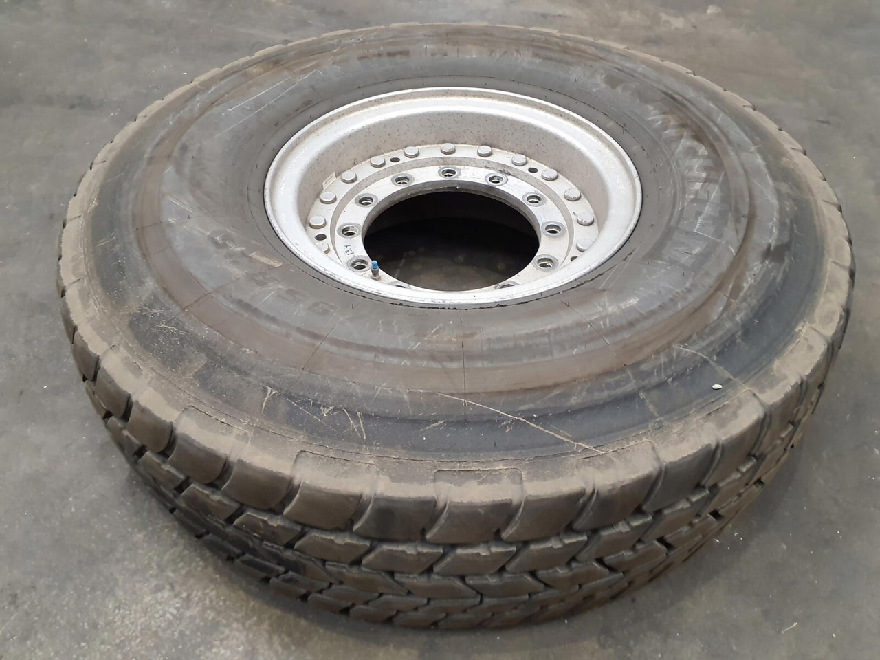 Michelin Wheel 445/95R25 12 13.4 2p alu - Roue complète: photos 2 Michelin Wheel 445/95R25 12 13.4 2p alu - Roue complète: photos 2