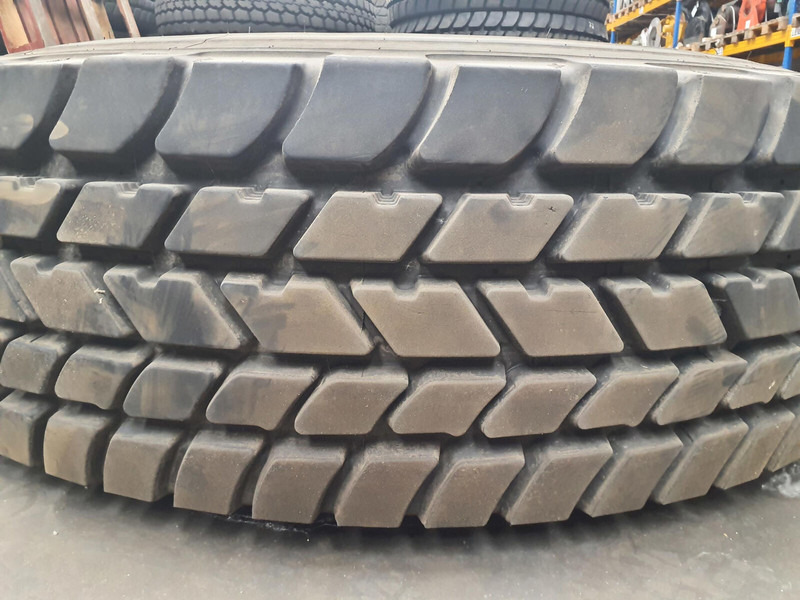 Michelin Wheel 445/95R25 12 14.8 3p - Pneus et jantes pour Grue: photos 3 Michelin Wheel 445/95R25 12 14.8 3p - Pneus et jantes pour Grue: photos 3