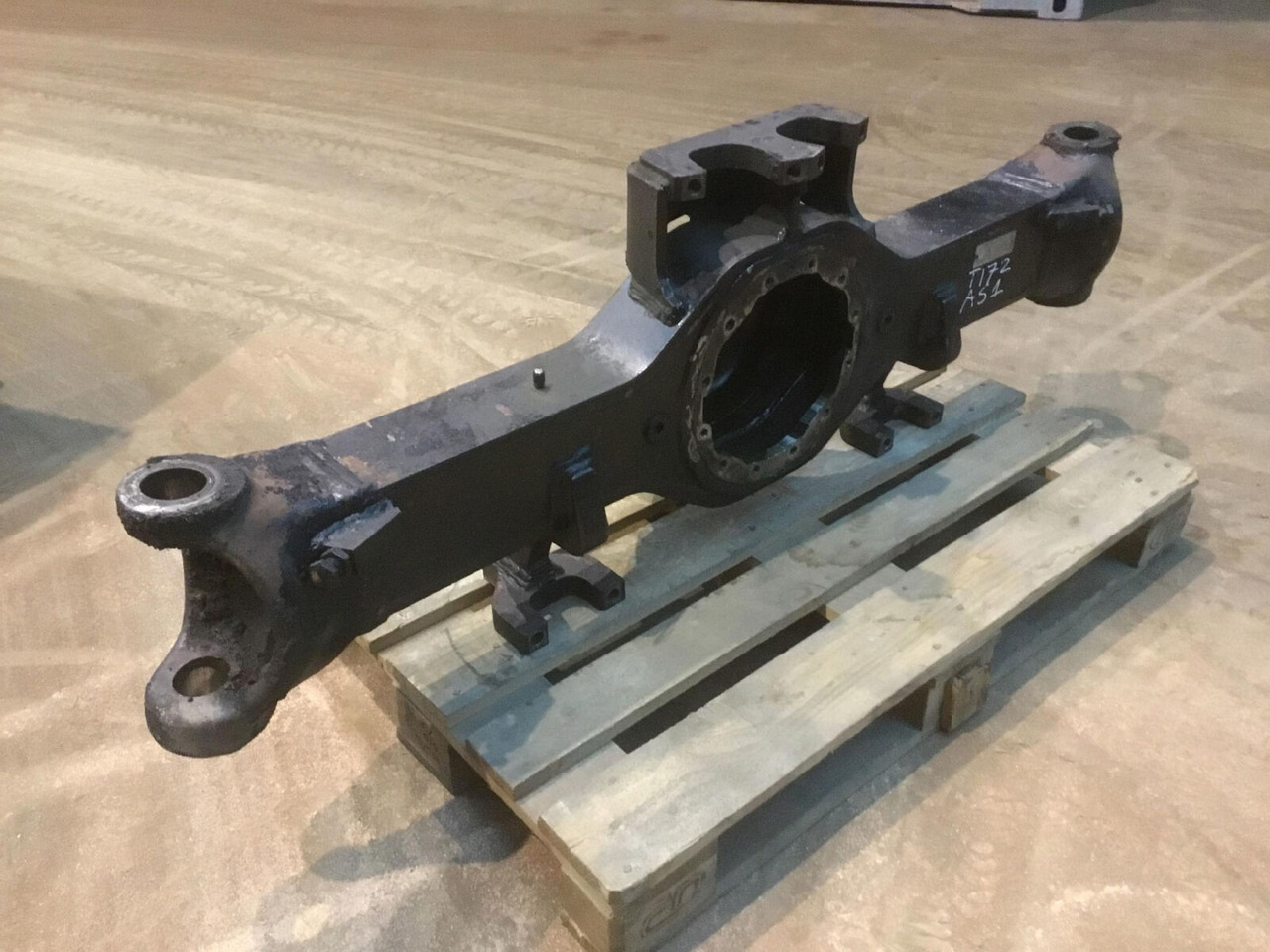 Terex AC 155 axle housing axle 1 - Essieu et pièces pour Grue mobile: photos 3 Terex AC 155 axle housing axle 1 - Essieu et pièces pour Grue mobile: photos 3