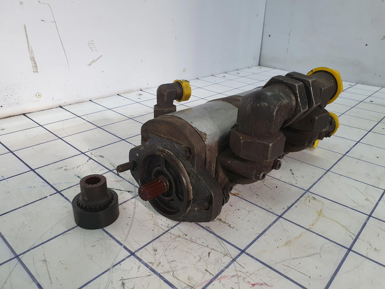 Terex AC 205 3 way gear pump - Pompe hydraulique pour Grue mobile: photos 4 Terex AC 205 3 way gear pump - Pompe hydraulique pour Grue mobile: photos 4
