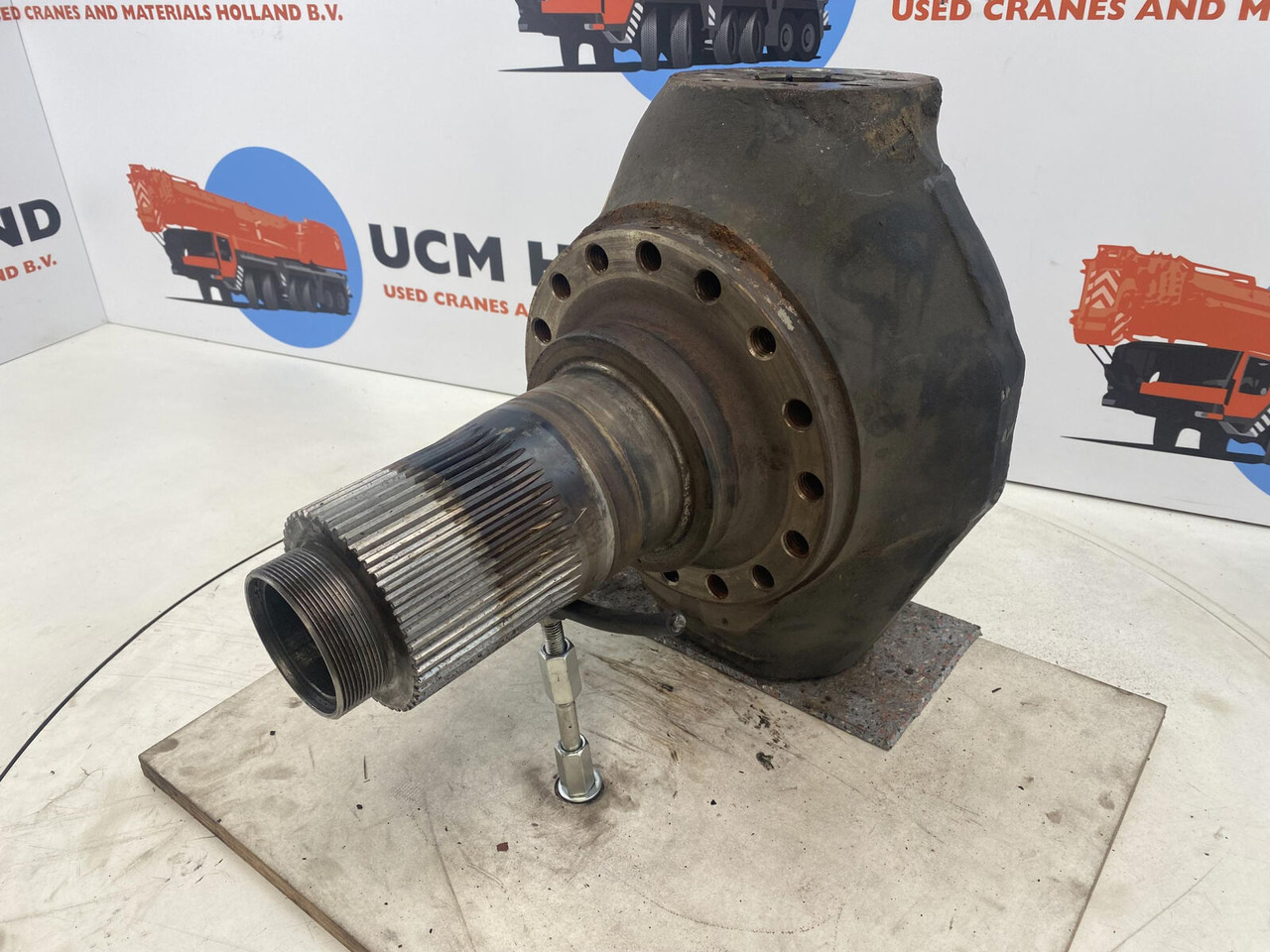 Terex Demag AC 35 Steering knuckle 16 holes axle 1 - Fusée d'essieu pour Grue mobile: photos 1 Terex Demag AC 35 Steering knuckle 16 holes axle 1 - Fusée d'essieu pour Grue mobile: photos 1