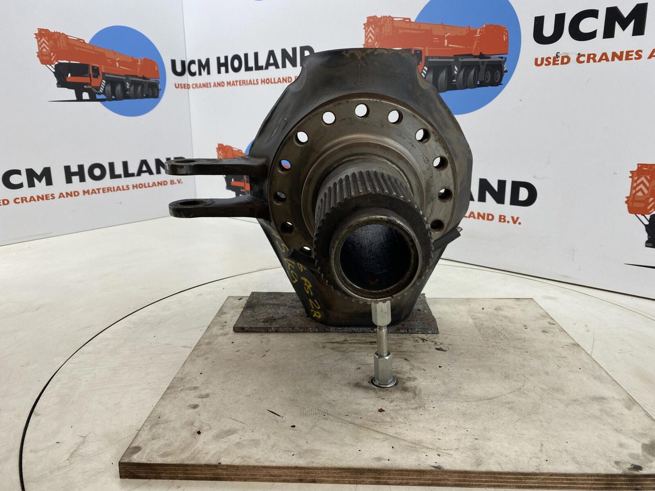 Terex Demag AC 35 Steering knuckle 16 holes axle 2 right - Fusée d'essieu pour Grue mobile: photos 2 Terex Demag AC 35 Steering knuckle 16 holes axle 2 right - Fusée d'essieu pour Grue mobile: photos 2