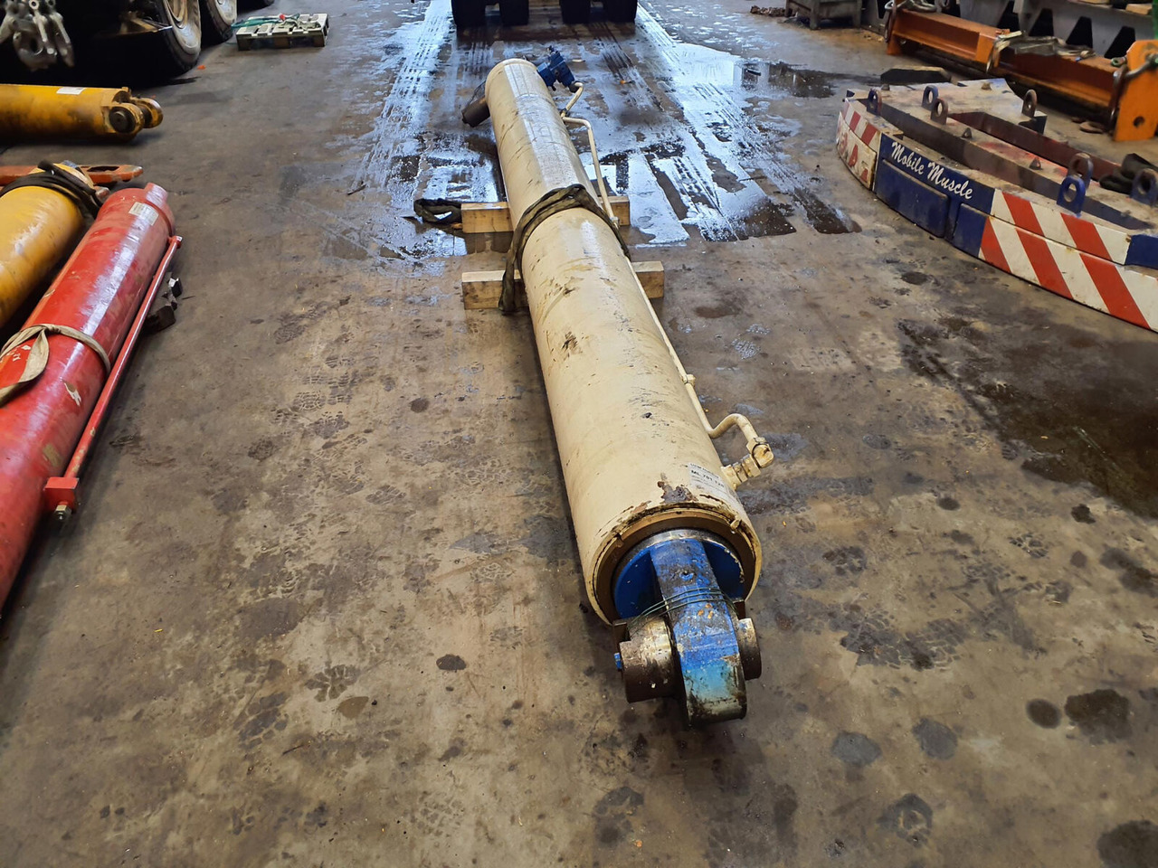 Terex HC 340 boom cylinder - Vérin hydraulique pour Grue mobile: photos 3 Terex HC 340 boom cylinder - Vérin hydraulique pour Grue mobile: photos 3