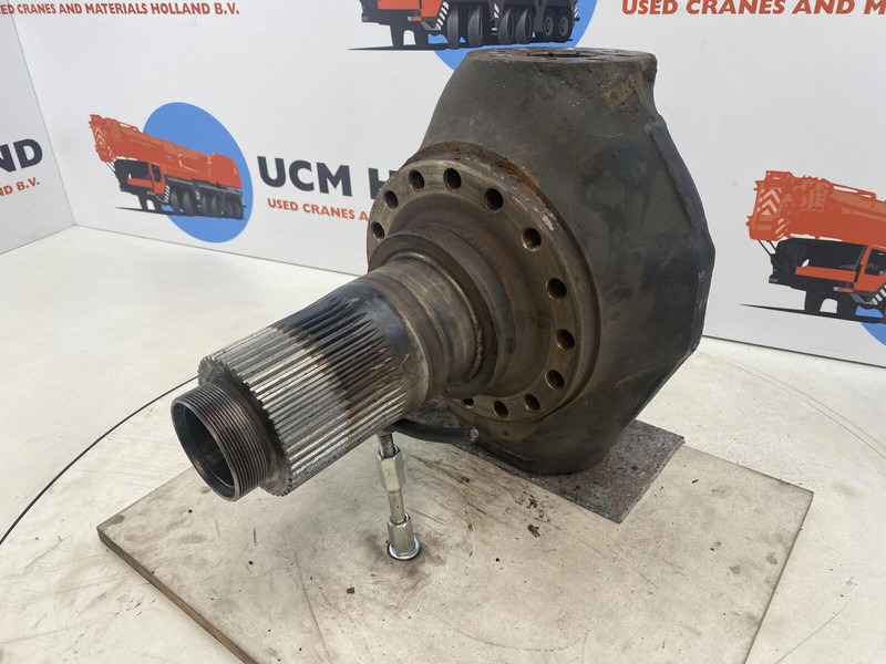Terex Terex Demag AC 35 Steering knuckle 16 holes axle 1 - Fusée d'essieu pour Grue: photos 1 Terex Terex Demag AC 35 Steering knuckle 16 holes axle 1 - Fusée d'essieu pour Grue: photos 1