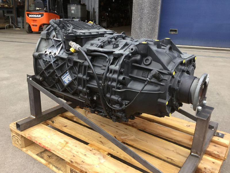 ZF MK 88 ZF Astronic gearbox 12 AS 2530 S0 - Boîte de vitesse pour Grue: photos 4 ZF MK 88 ZF Astronic gearbox 12 AS 2530 S0 - Boîte de vitesse pour Grue: photos 4