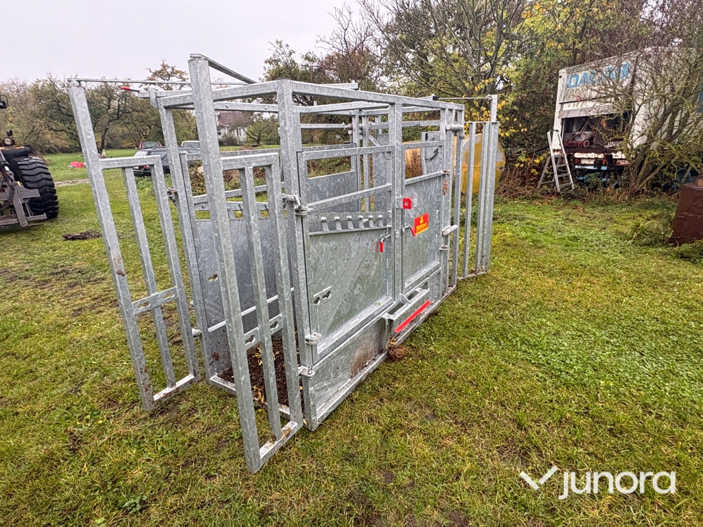 Behandlingsbox - Marechalle PM 2400 - Matériel d'élevage: photos 1 Behandlingsbox - Marechalle PM 2400 - Matériel d'élevage: photos 1