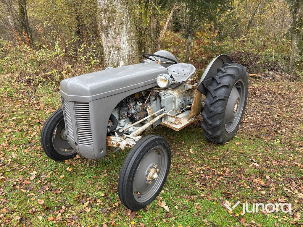 Grolle Massey Fergusson - Tracteur agricole: photos 2 Grolle Massey Fergusson - Tracteur agricole: photos 2