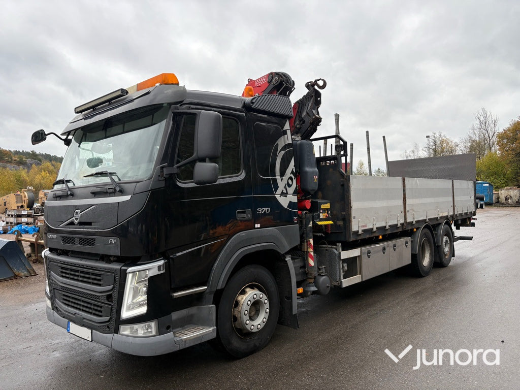 Lastbil med kran - Volvo FM 370 FASSI F155 - Camion plateau, Camion grue: photos 1 Lastbil med kran - Volvo FM 370 FASSI F155 - Camion plateau, Camion grue: photos 1