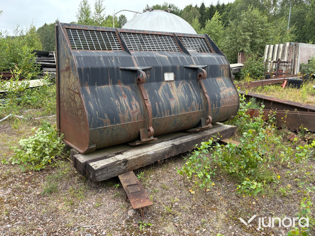 Skopa - Volvo BM - Godet pour chargeur: photos 4 Skopa - Volvo BM - Godet pour chargeur: photos 4