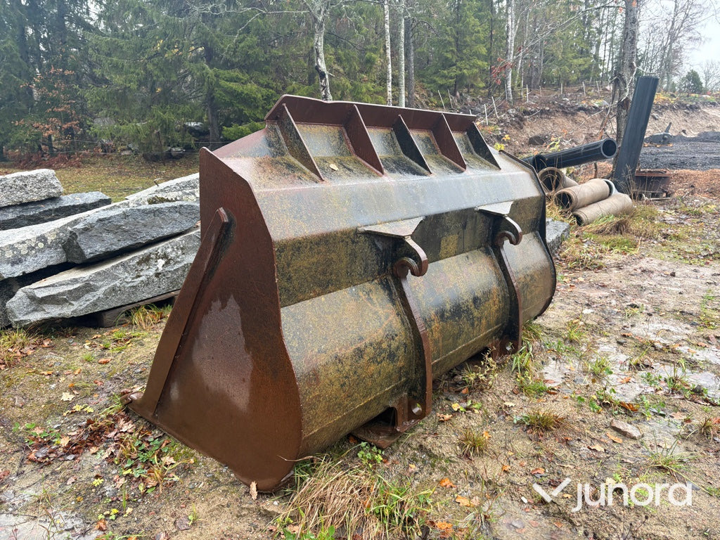 Tandskopa - Volvo Stora BM - Godet pour chargeur: photos 3 Tandskopa - Volvo Stora BM - Godet pour chargeur: photos 3