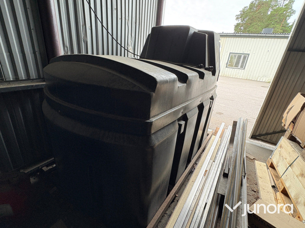 Titan Eco Fuelmaster - Cuve de stockage: photos 2 Titan Eco Fuelmaster - Cuve de stockage: photos 2