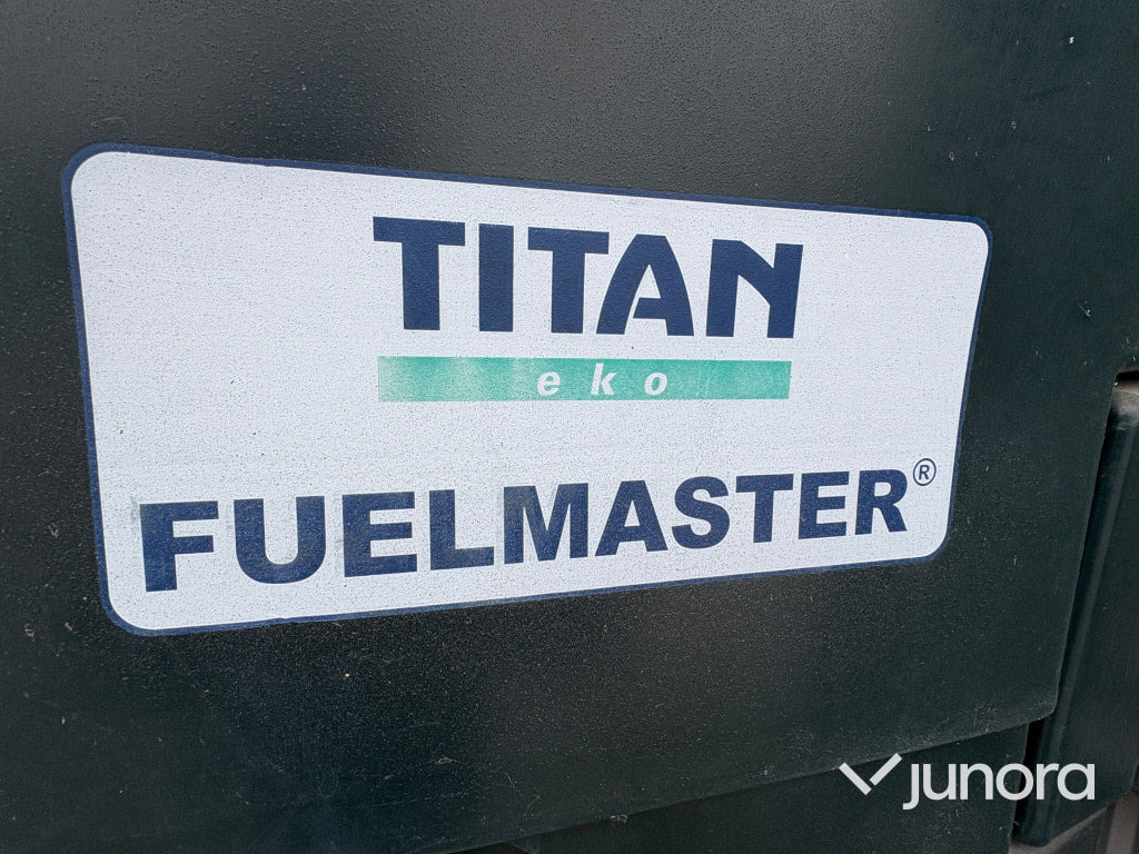 Titan Eco Fuelmaster - Cuve de stockage: photos 3 Titan Eco Fuelmaster - Cuve de stockage: photos 3