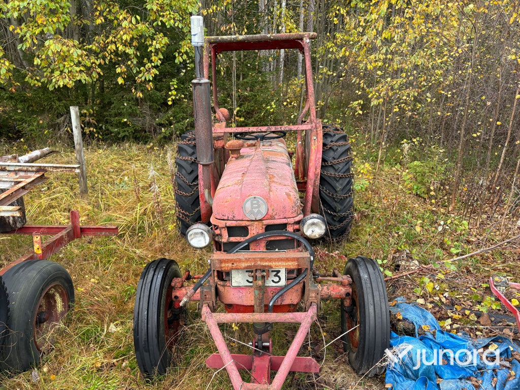 Traktor - BM 425 - Tracteur agricole: photos 2 Traktor - BM 425 - Tracteur agricole: photos 2