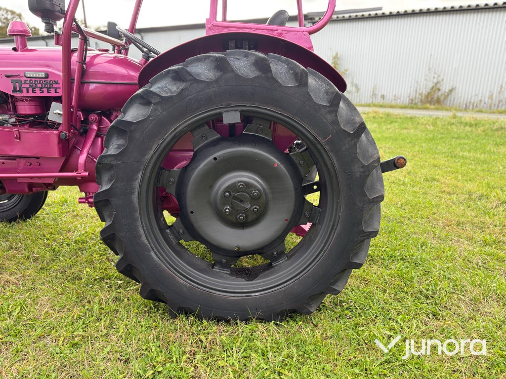 Tracteur agricole Traktor - Fordson Major 1955: photos 29