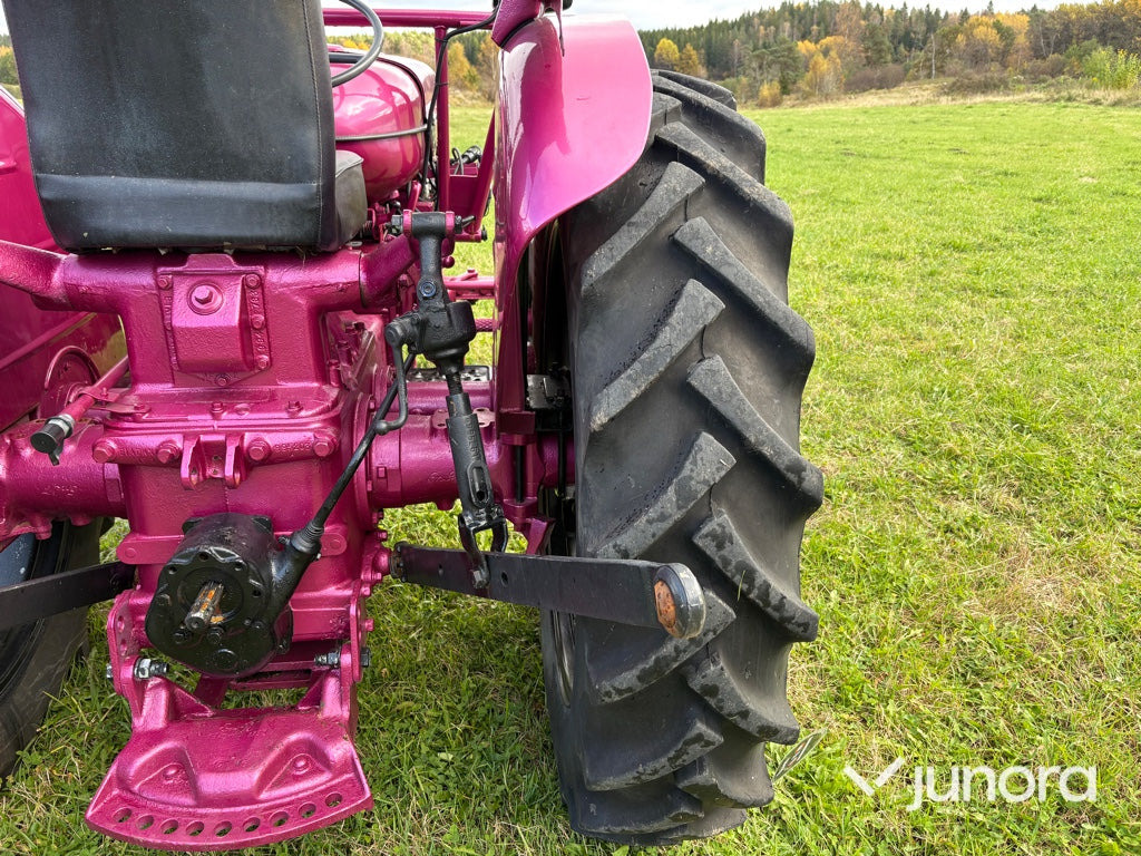 Tracteur agricole Traktor - Fordson Major 1955: photos 26