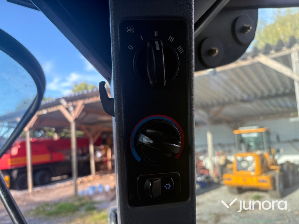 Tracteur agricole Traktor - New Holland T7040: photos 20