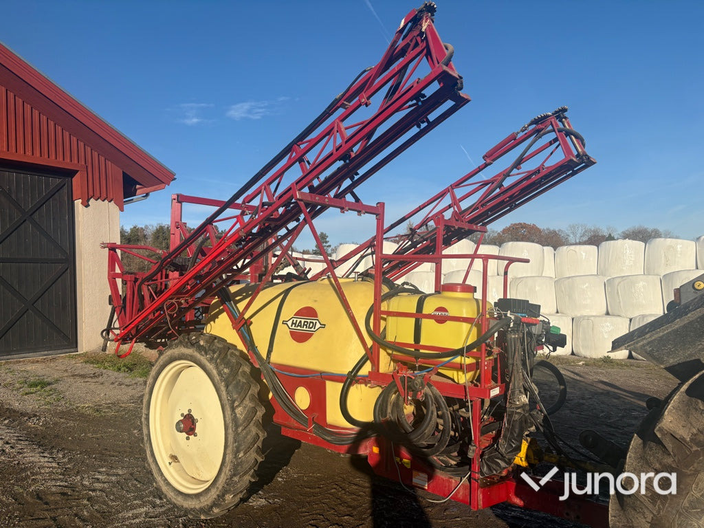 Växtskyddsspruta - Hardi TY1500 - Pulvérisateur traîné: photos 2 Växtskyddsspruta - Hardi TY1500 - Pulvérisateur traîné: photos 2