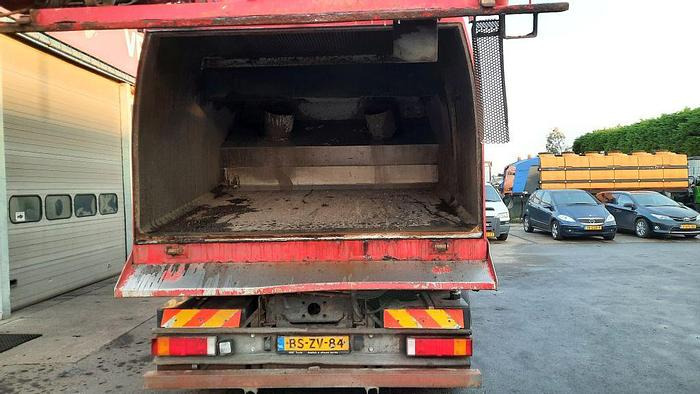 Balayeuse de voirie DAF FA  CF-75: photos 6