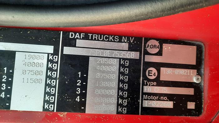 Balayeuse de voirie DAF FA  CF-75: photos 11