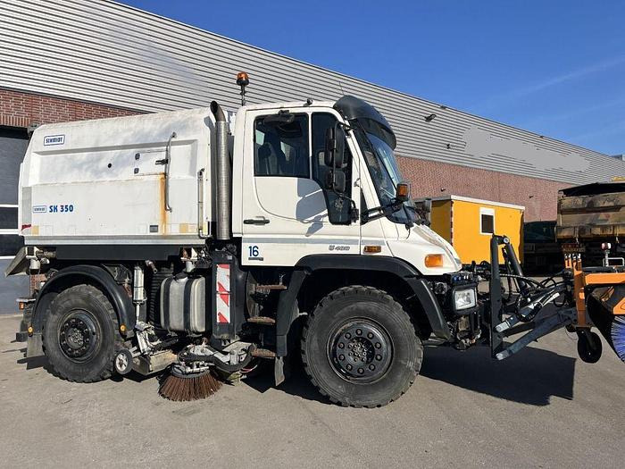 Mercedes-Benz Unimog U400 U400 4 x 2 / Schmidt SK350 sweeper - Balayeuse de voirie: photos 1 Mercedes-Benz Unimog U400 U400 4 x 2 / Schmidt SK350 sweeper - Balayeuse de voirie: photos 1