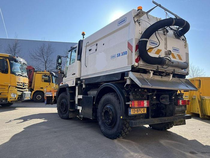 Mercedes-Benz Unimog U400 U400 4 x 2 / Schmidt SK350 sweeper - Balayeuse de voirie: photos 3 Mercedes-Benz Unimog U400 U400 4 x 2 / Schmidt SK350 sweeper - Balayeuse de voirie: photos 3