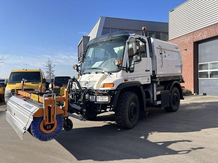 Mercedes-Benz Unimog U400 U400 4 x 2 / Schmidt SK350 sweeper - Balayeuse de voirie: photos 4 Mercedes-Benz Unimog U400 U400 4 x 2 / Schmidt SK350 sweeper - Balayeuse de voirie: photos 4