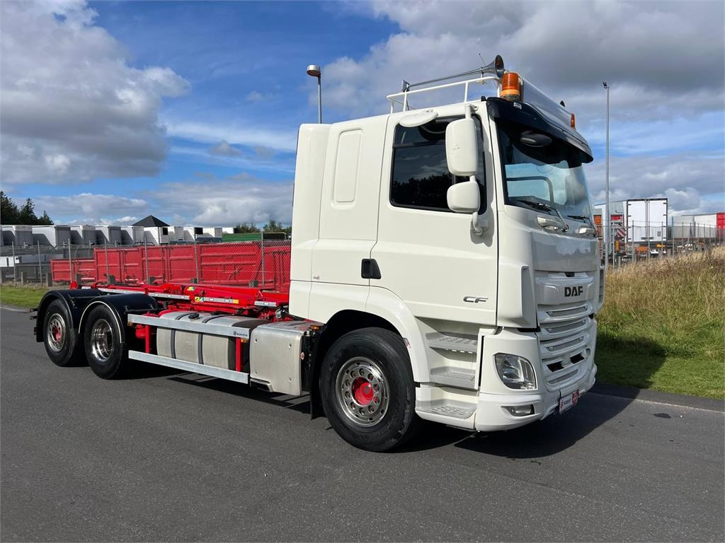DAF CF 530 6x2*4 FAN - Camion ampliroll: photos 1 DAF CF 530 6x2*4 FAN - Camion ampliroll: photos 1