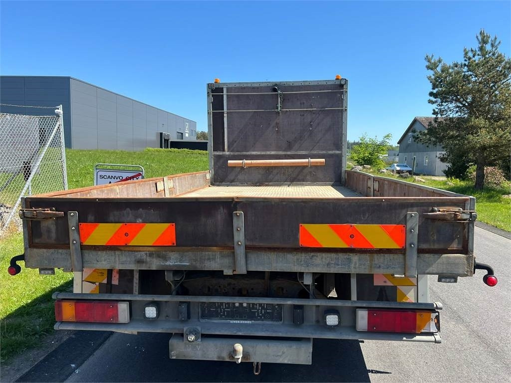 Iveco Eurocargo 120E24 FP - Camion plateau: photos 4 Iveco Eurocargo 120E24 FP - Camion plateau: photos 4