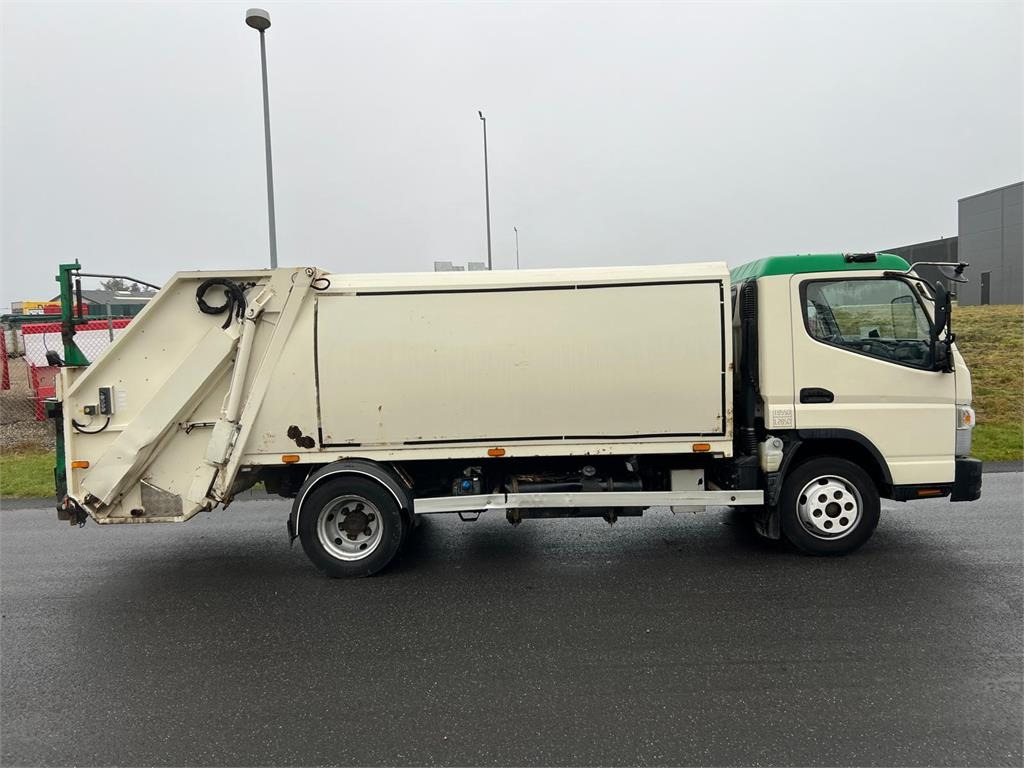 Mitsubishi Fuso CANTER 9C18 - Benne à ordures ménagères: photos 4 Mitsubishi Fuso CANTER 9C18 - Benne à ordures ménagères: photos 4