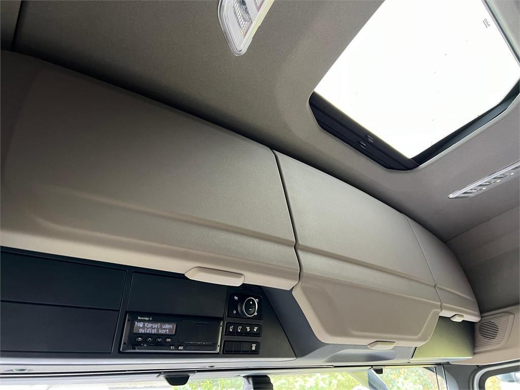 Tracteur routier DAF XF530 FTS 6x2: photos 20