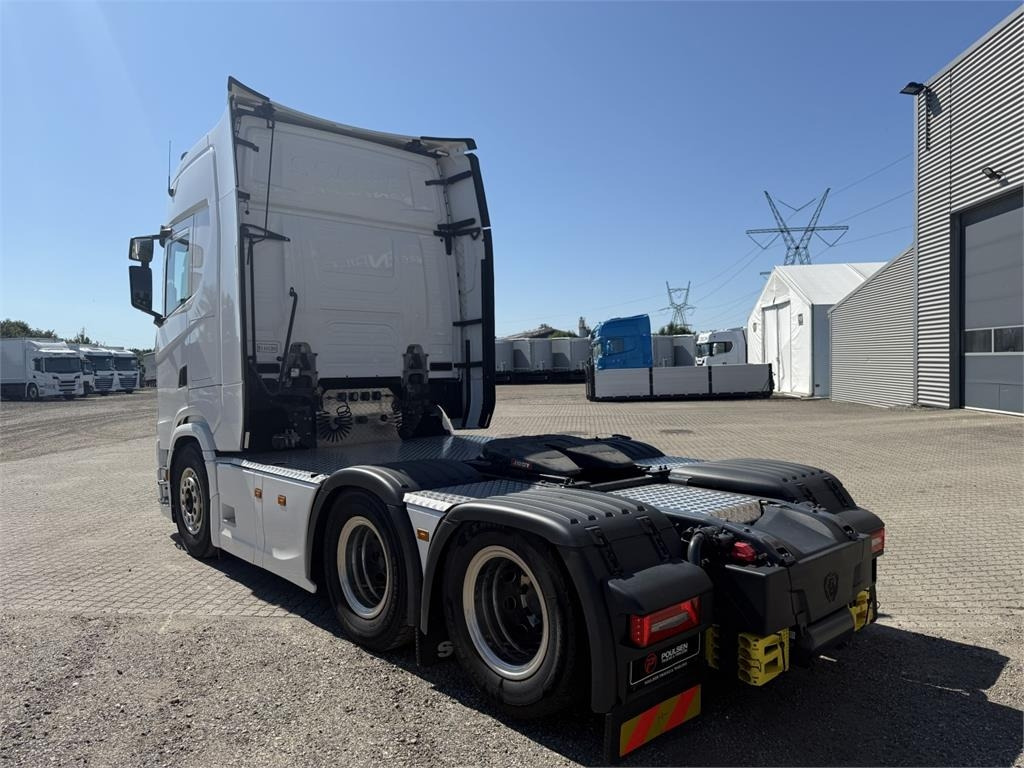 Scania S560 A 6x2 NB 2950 - Tracteur routier: photos 3 Scania S560 A 6x2 NB 2950 - Tracteur routier: photos 3