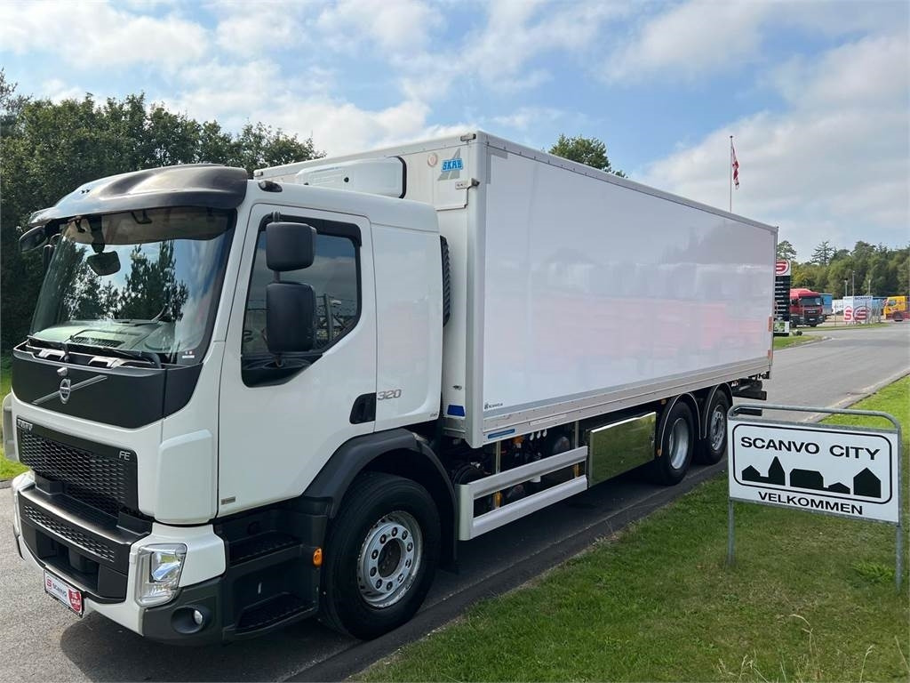 Volvo FE320 6x2*4 - Camion fourgon: photos 1 Volvo FE320 6x2*4 - Camion fourgon: photos 1