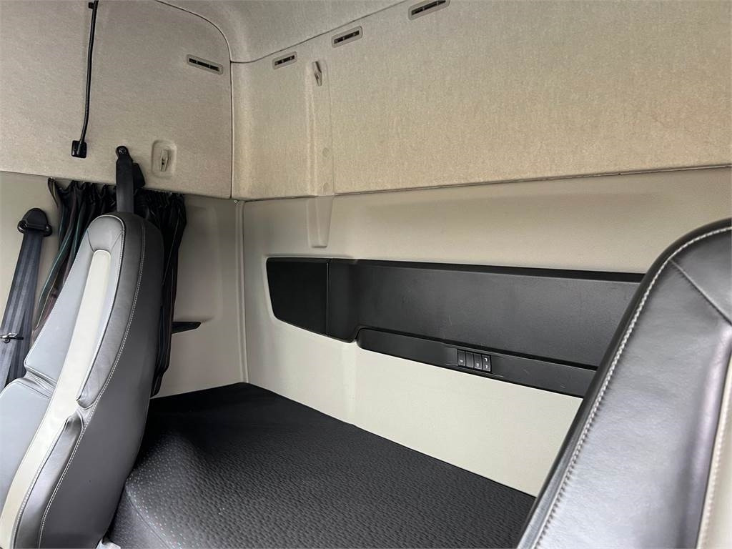 Camion fourgon Volvo FM330: photos 9