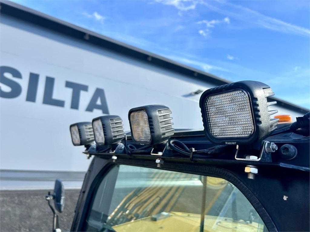 Mini pelle CAT 308CR NEXT GEN PYÖRITTÄJÄLLÄ: photos 16
