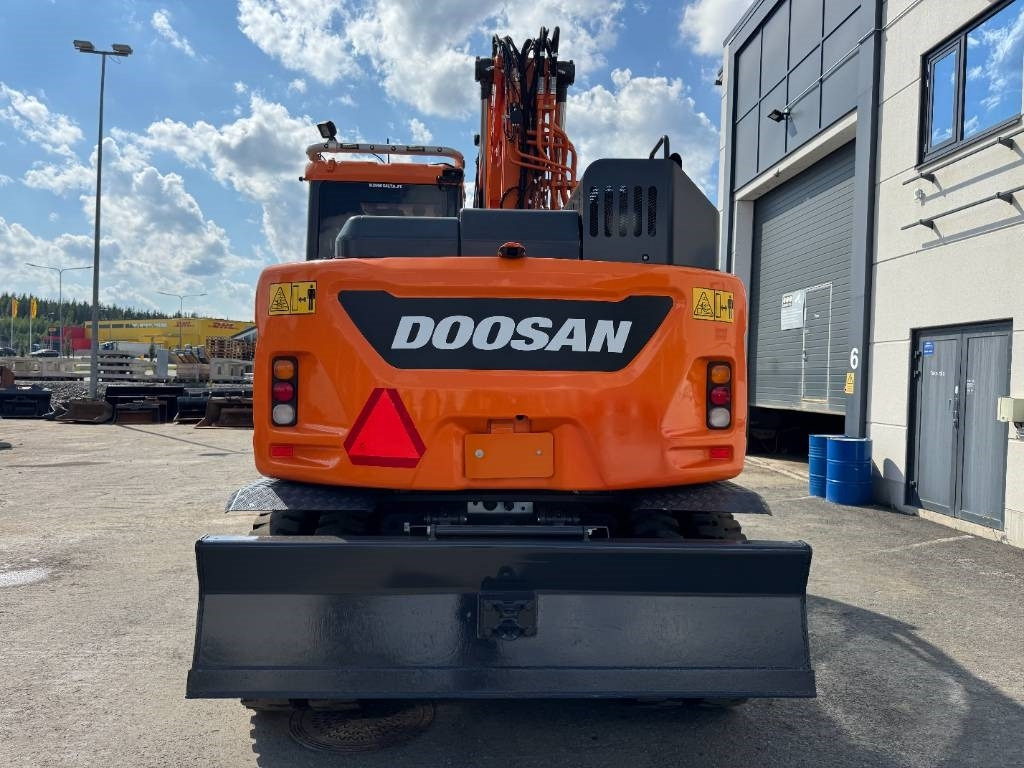 Doosan DX165W-5 PYÖRITTÄJÄLLÄ - Pelle sur pneus: photos 4 Doosan DX165W-5 PYÖRITTÄJÄLLÄ - Pelle sur pneus: photos 4
