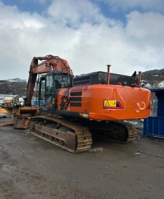 Hitachi ZX350LC-7 - Pelle sur chenille: photos 1 Hitachi ZX350LC-7 - Pelle sur chenille: photos 1