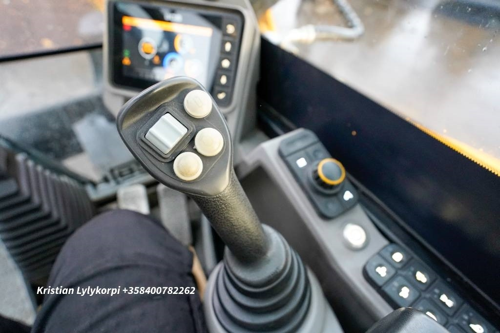 Pelle sur pneus JCB 110W Hydradig PYÖRITTÄJÄLLÄ: photos 20