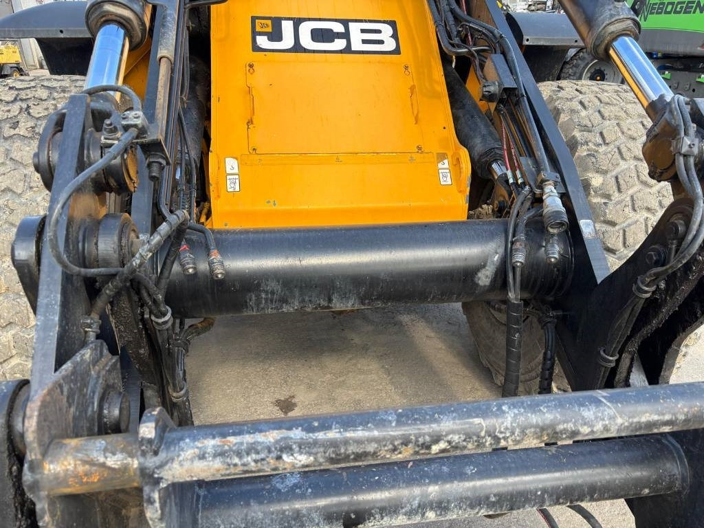 JCB 437 HT - Chargeuse sur pneus: photos 4 JCB 437 HT - Chargeuse sur pneus: photos 4