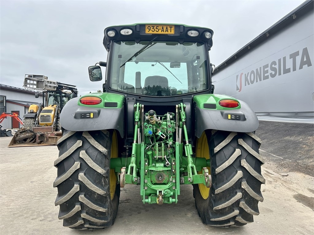 Tracteur agricole John Deere 6125 R AUTOPOWER ETUKUORMAAJALLA: photos 7